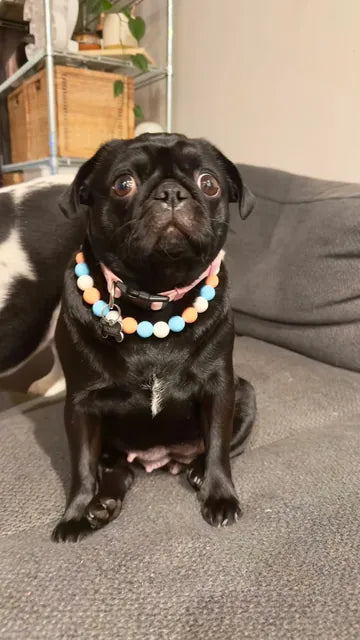 Bobbie wearing a Happy Beads necklace